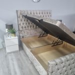 Giavinco Chesterfield Buttoned Ottoman Side Gas Lift