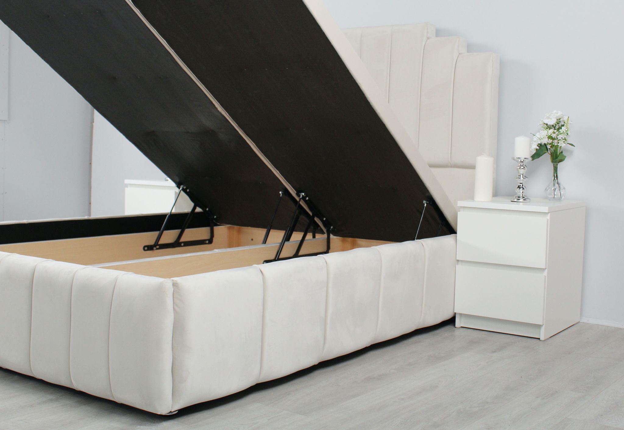 Sykes Strip Crown Ottoman Gas Lift Bed Frame - Image 4